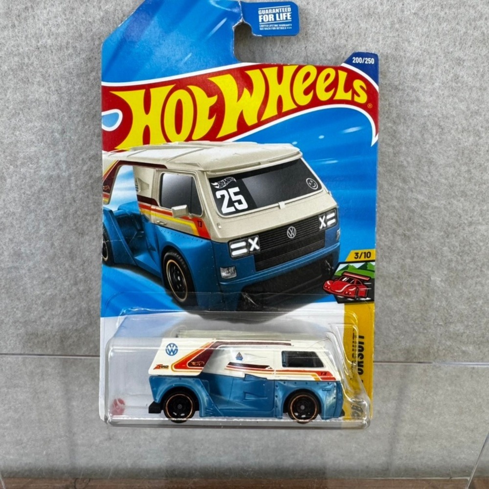 Hot Wheels VW T3 Custom Blue White Peak Pursuit 200/250 2024 Diecast Van 1:64